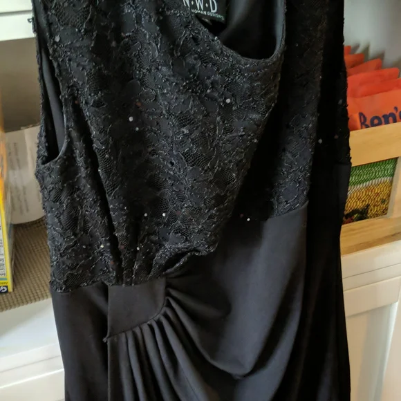 Dress - Picture 2 of 8